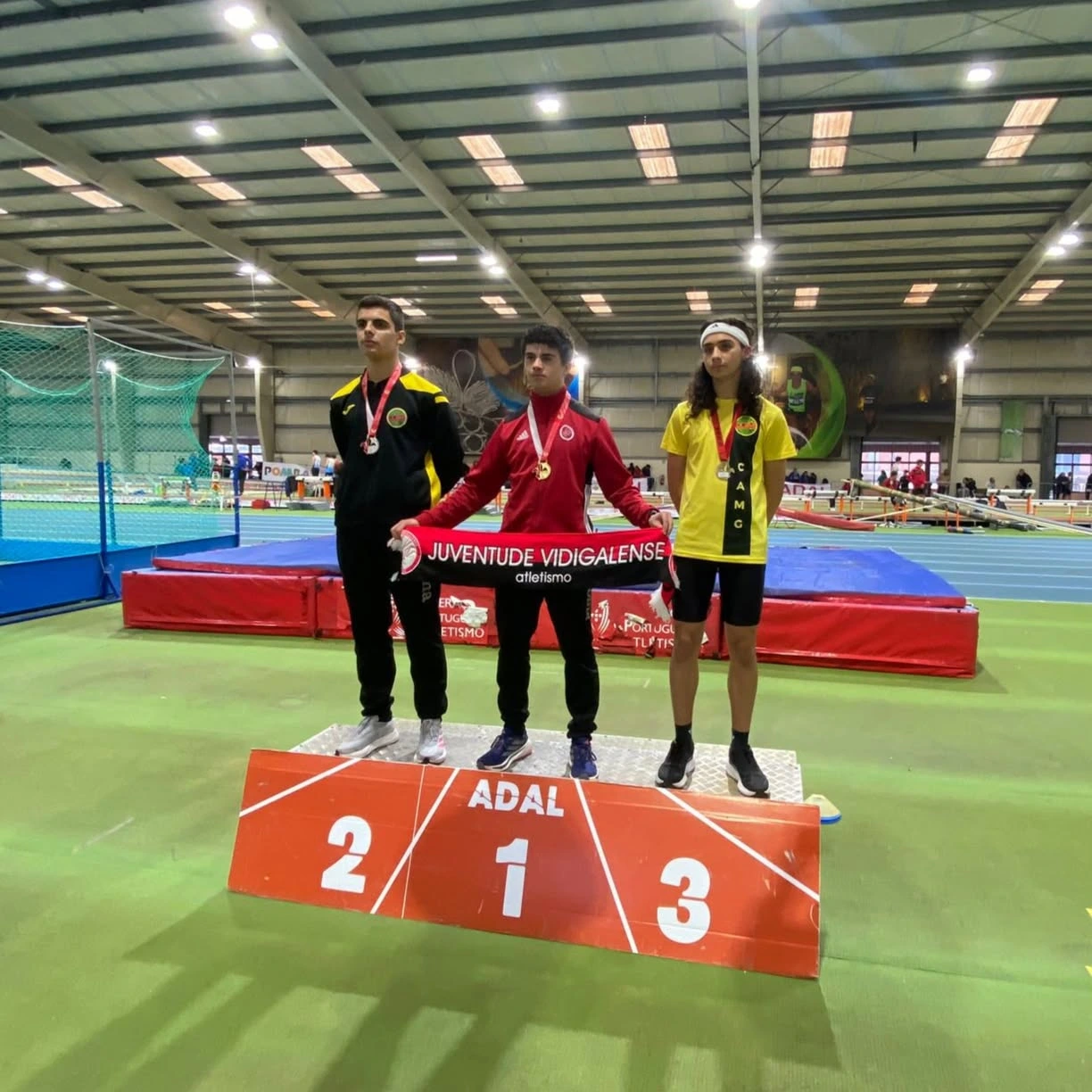 Terceiro lugar coletivo no distrital de SUB-18